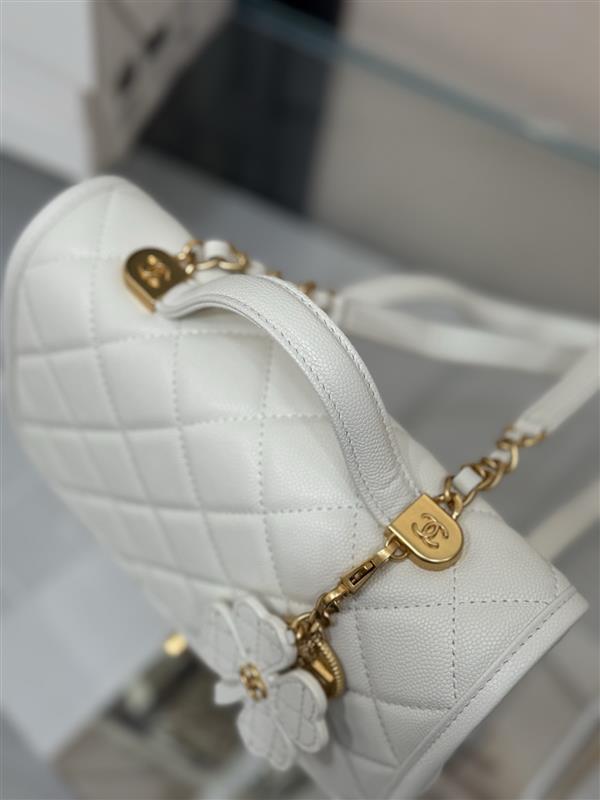 2026127213722410 900